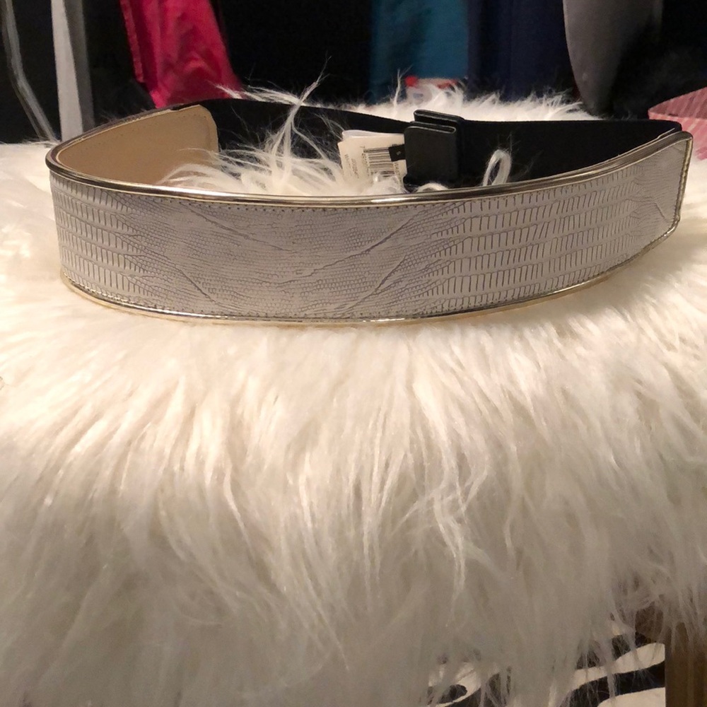 Bcbg white and black belt